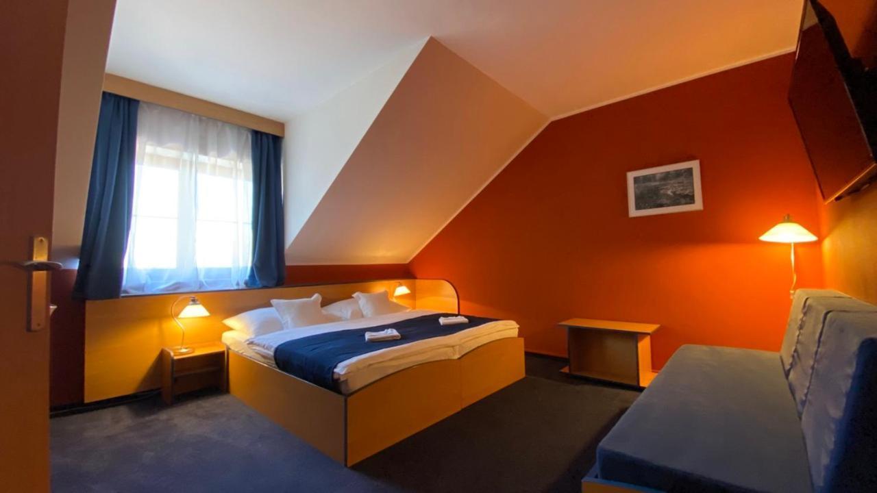 Hotel U Milina Extérieur photo